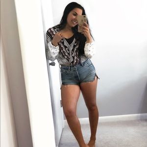 Levi’s Altered 501 shorts size 27 w zip detail